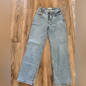 Abercrombie & Fitch The 90’s Relaxed Jean High Rise Curve Love